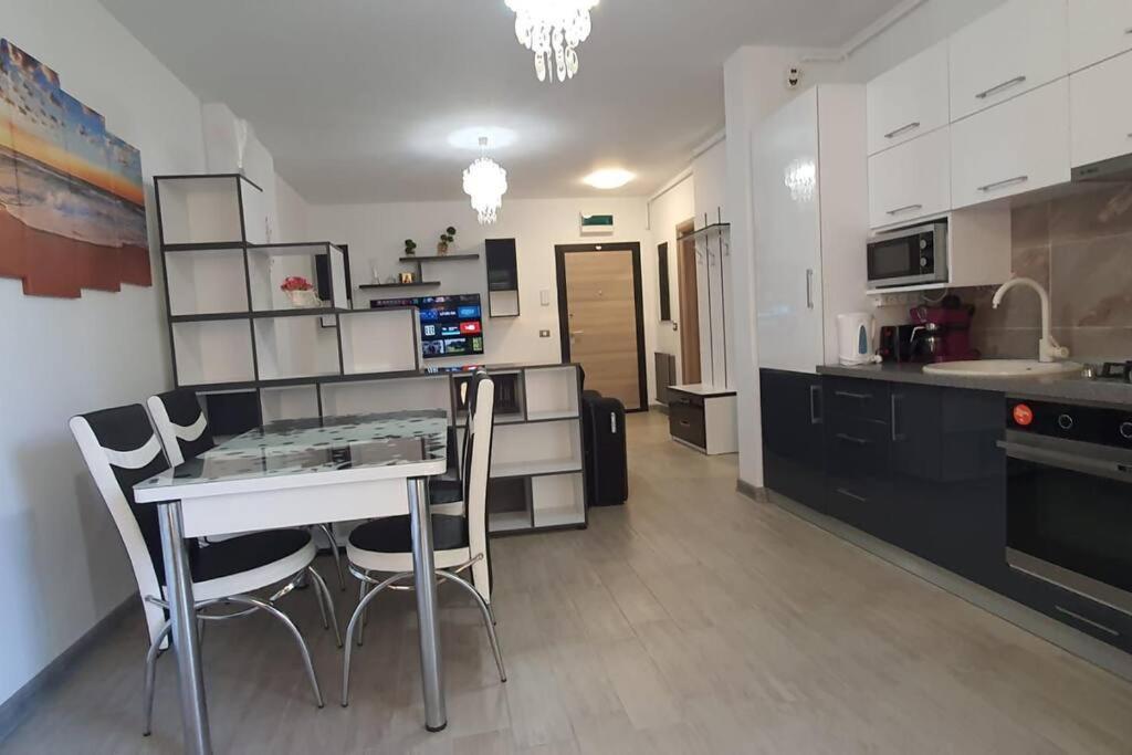 Alezzy Reasort Luxury Apartment 81 Prima Linie La Mare Năvodari Buitenkant foto